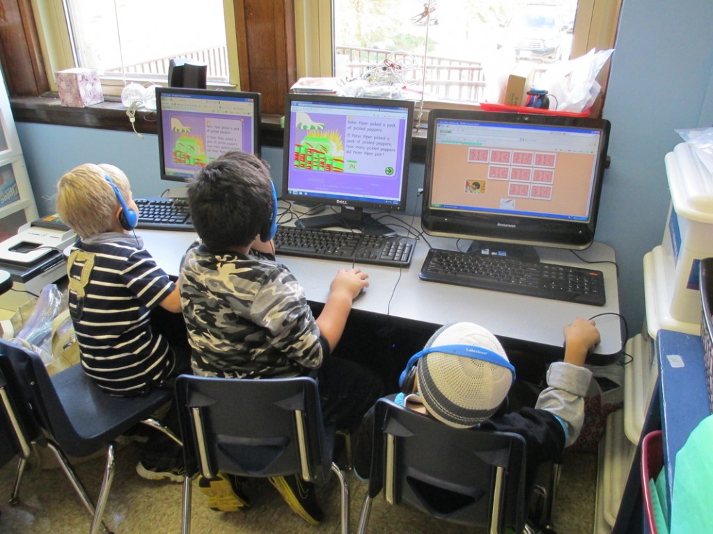 children learning using online resources
